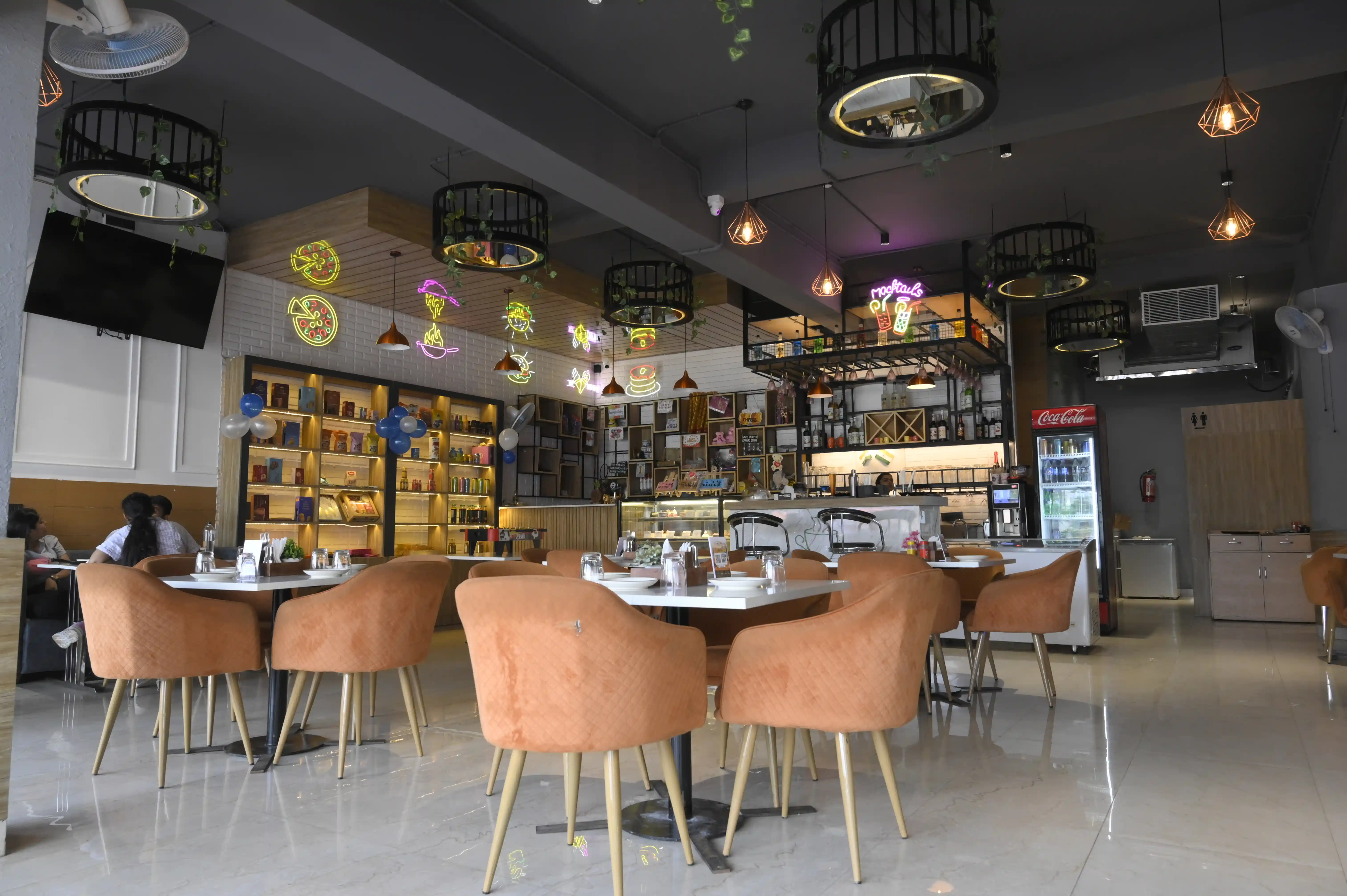 CIAANA Cafe & Kitchen - Dine In Comfort Service