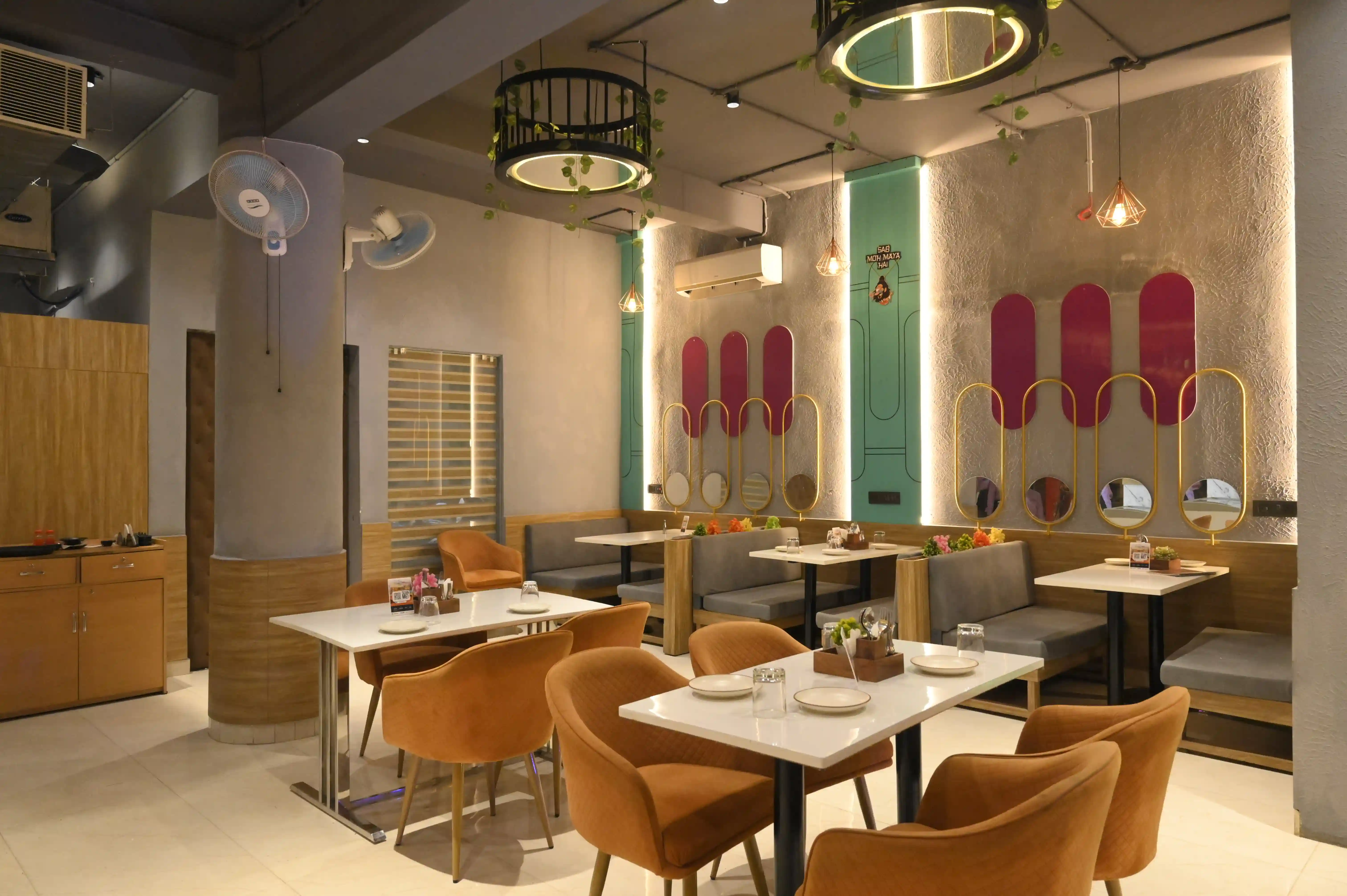 CIAANA Cafe & Kitchen - Mini Hall Service